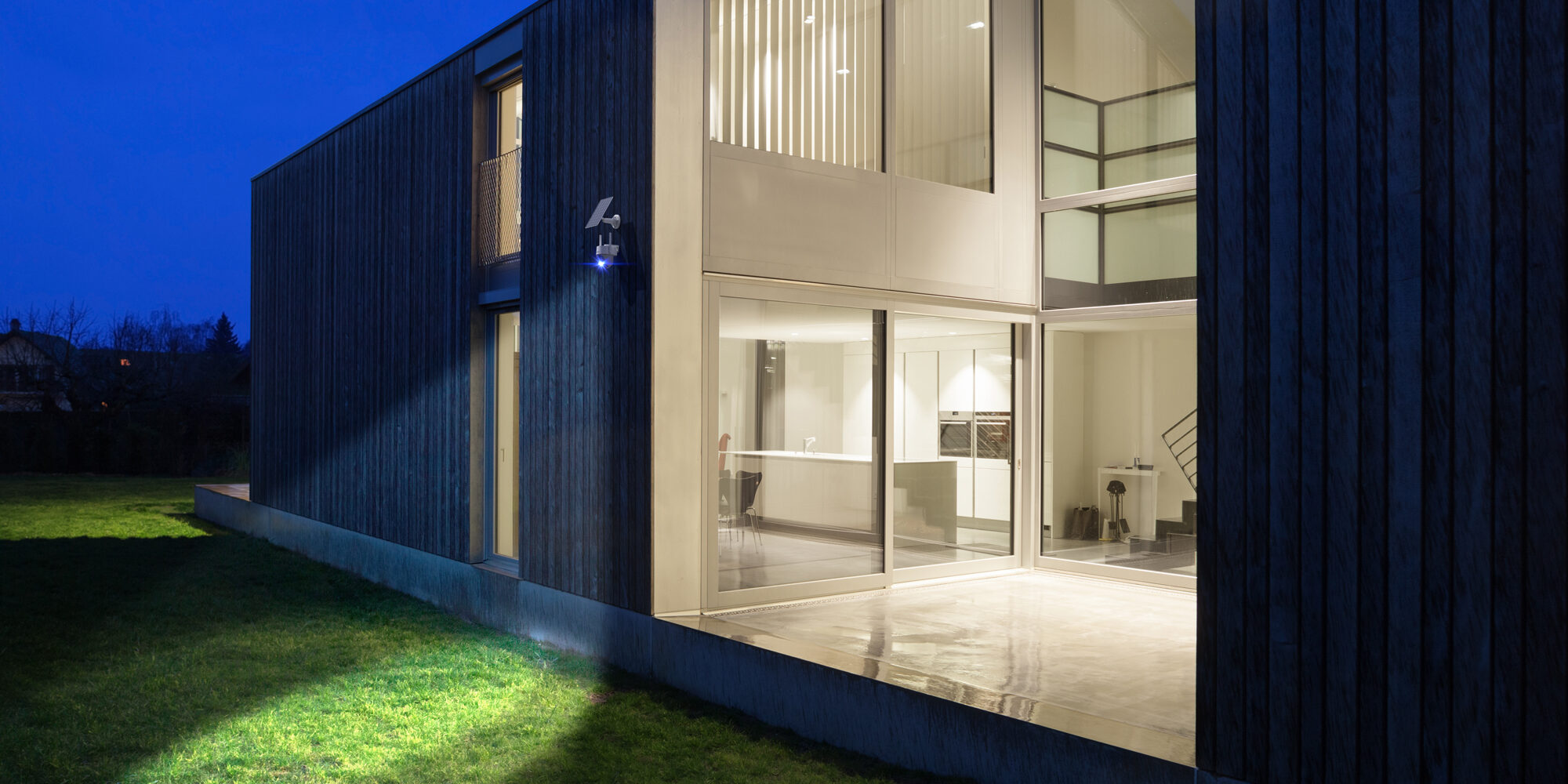 Uniden-AppCam-Solo-X2K-PT-Kit-Night-01