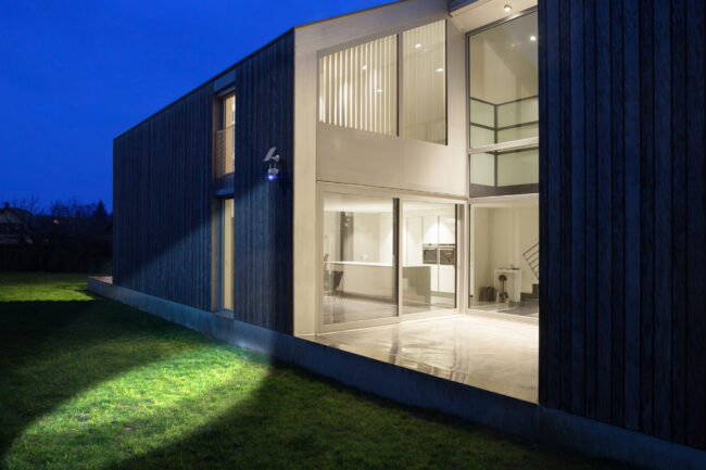 Uniden-AppCam-Solo-X2K-PT-Kit-Night-01