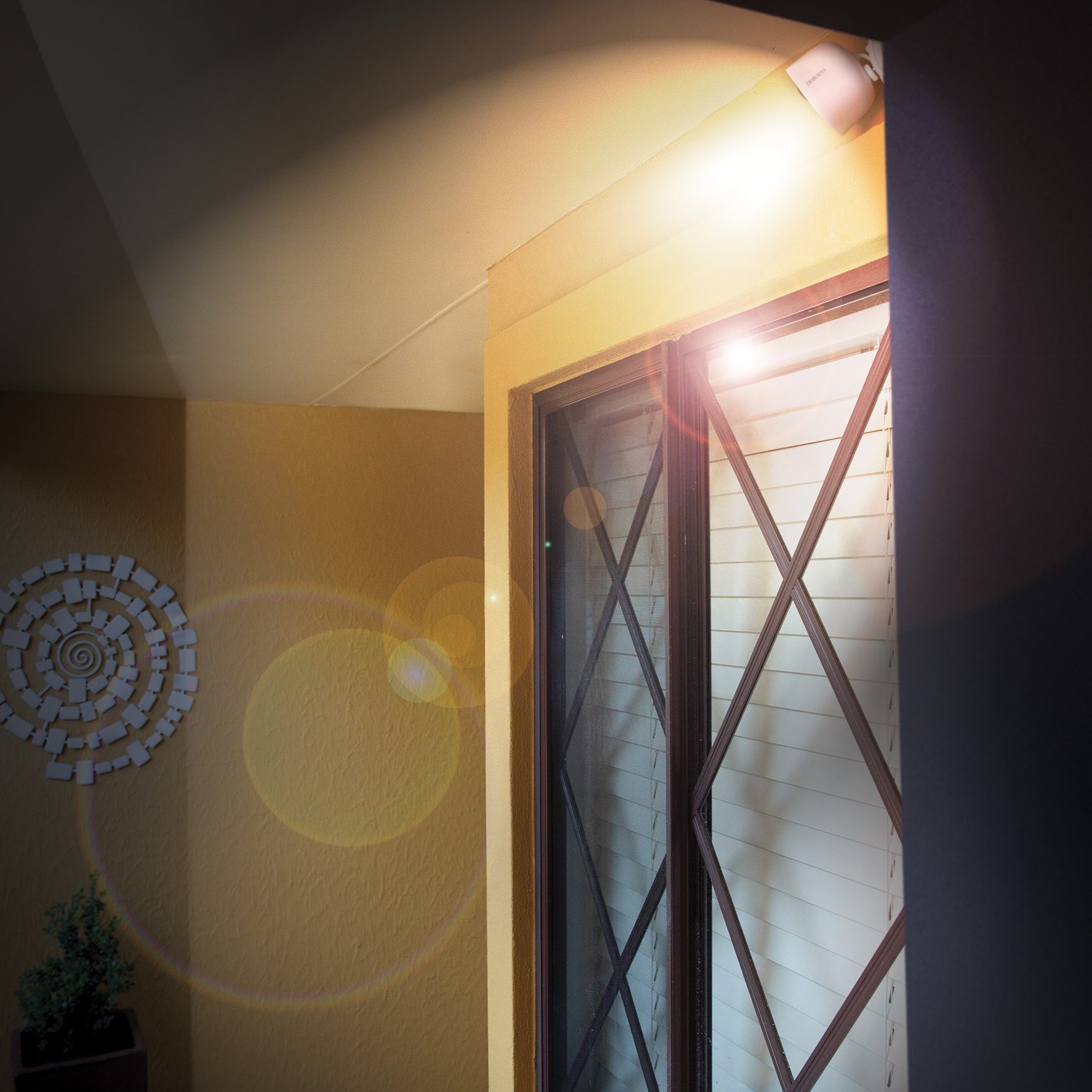 App Cam XLIGHT overlooking entrance